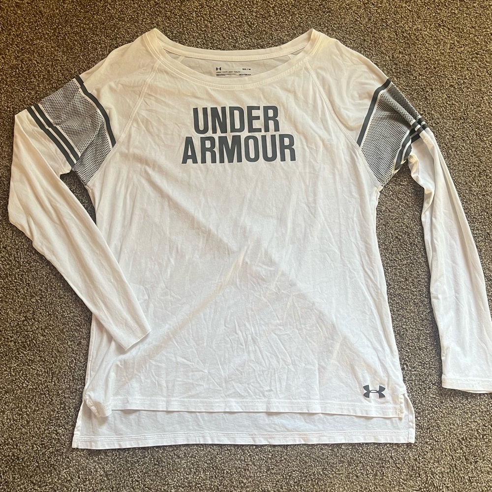 Under Armour lightweight long sleeve shirt with lettering size medium